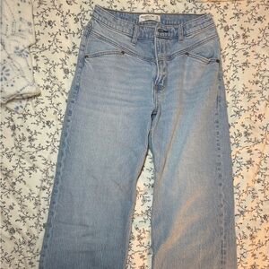 Abercrombie & Fitch High Rise Relaxed Jeans